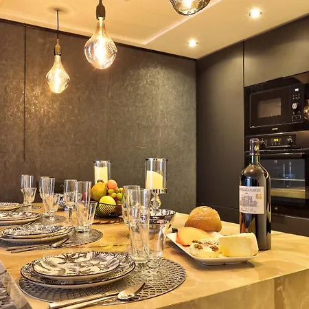 664 Deligny - Superb In Appartement