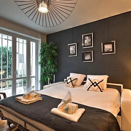 664 Deligny - Superb In Parijs